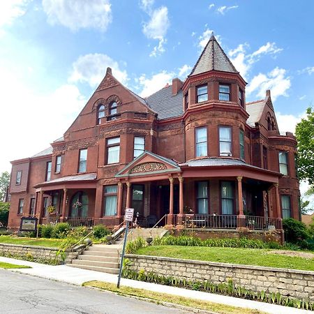 Вилла Vineyard Mansion Carriage House Сент-Джозеф Экстерьер фото
