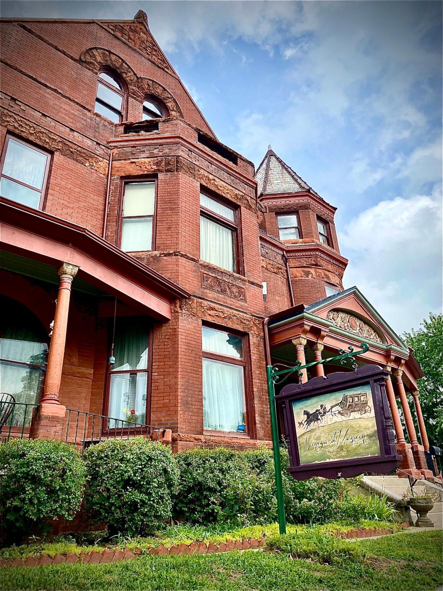 Вилла Vineyard Mansion Carriage House Сент-Джозеф Экстерьер фото
